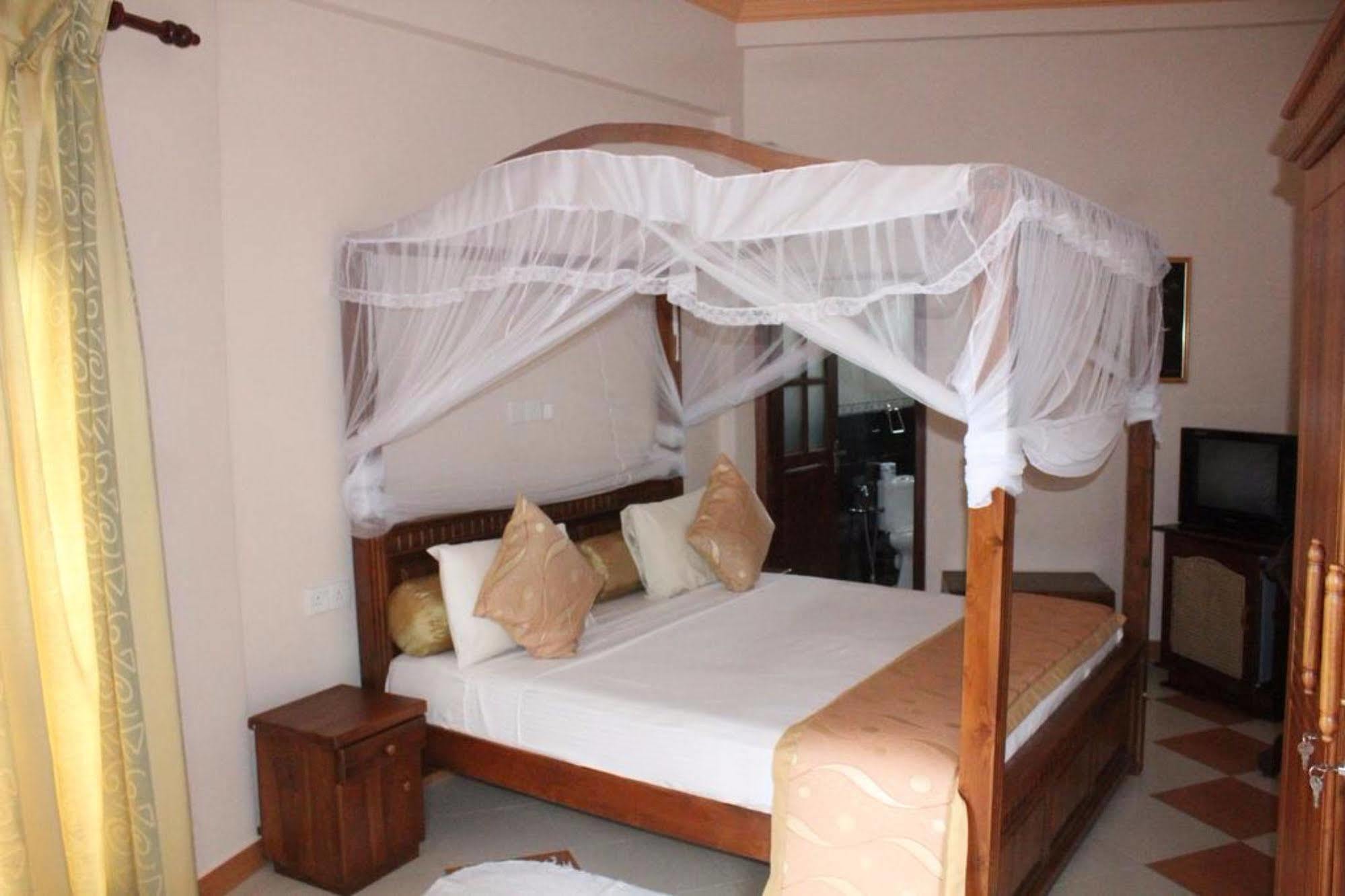 Hotel Bentota Village Экстерьер фото